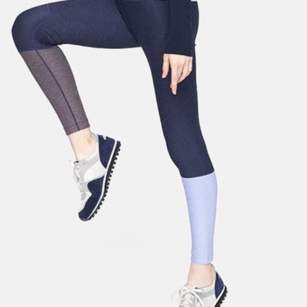 RARE Outdoor Voices 7/8 Dipped Warmup Legging